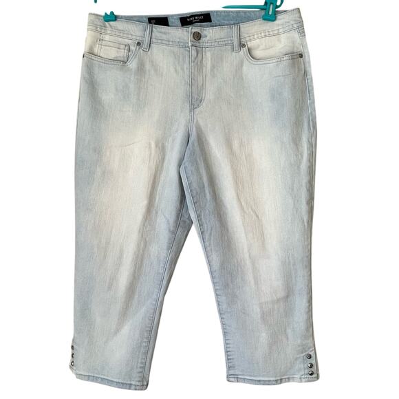 Nine West Light Wash Cropped Jean Capri Size 16 - Picture 1 of 13
